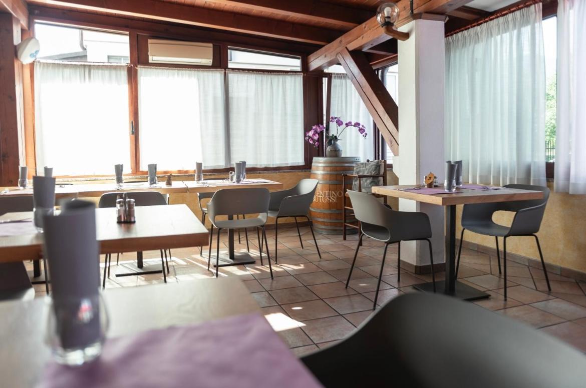 Al Benvenuto Hotel & Restaurant Тольмеццо Екстер'єр фото